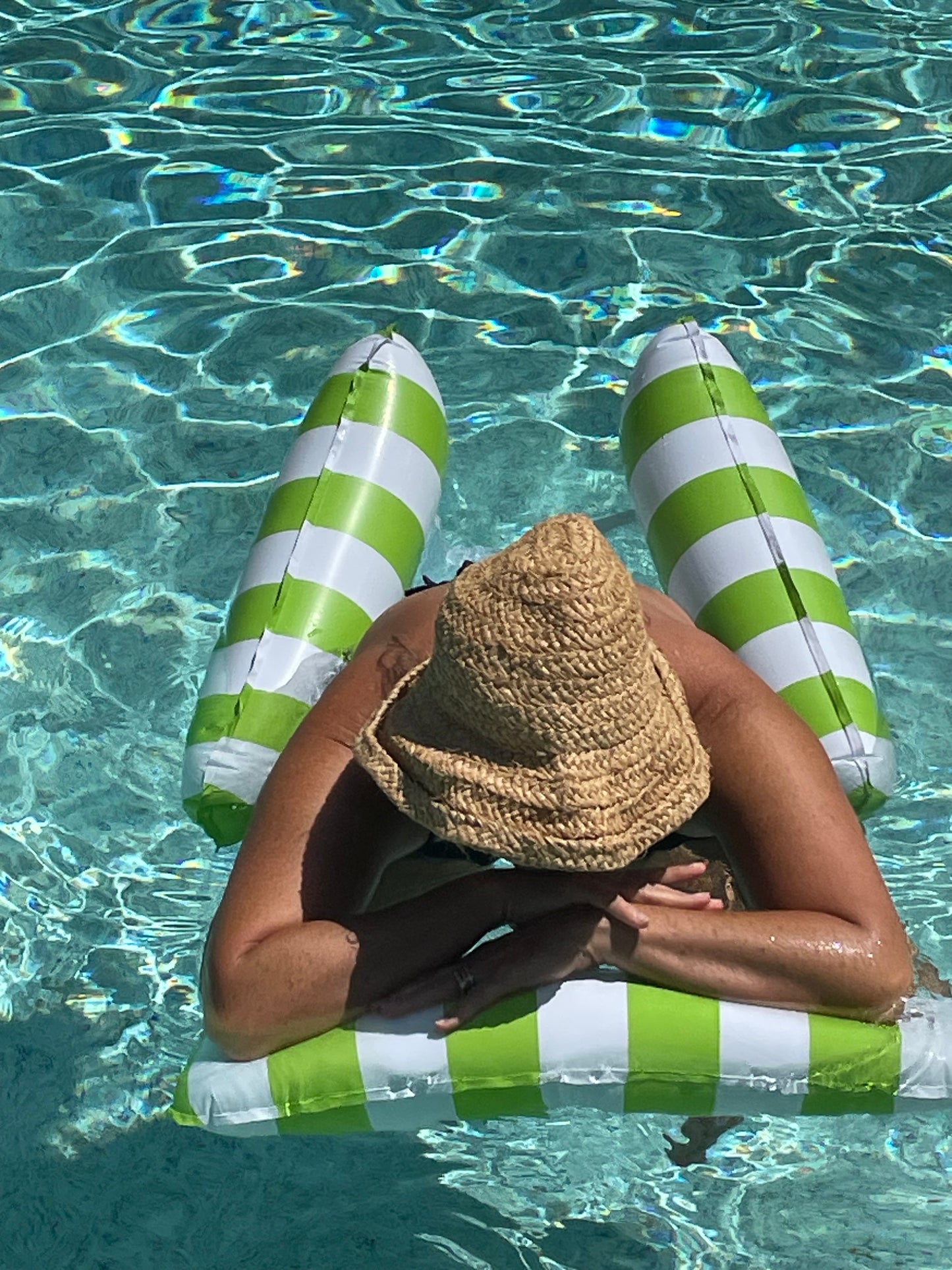 Pool Float Chair/Hammock/lounger- 3 sided inflatable with mesh- green and white stripes with mini inflator pump