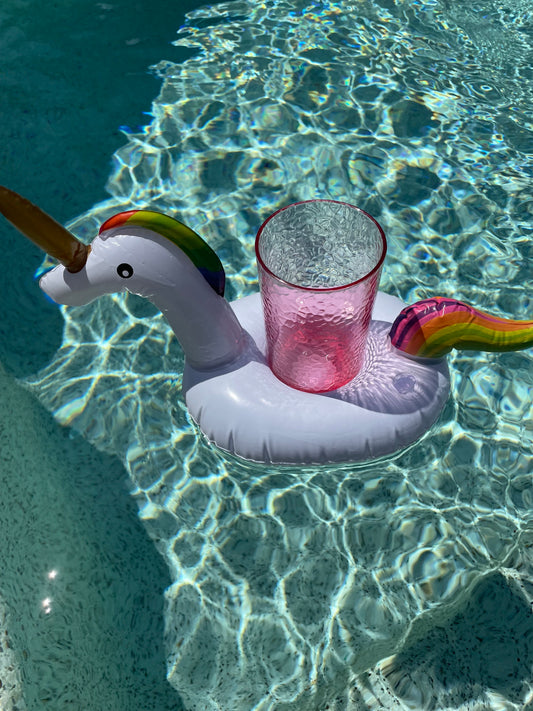 Inflatable drink holder float for pool parties